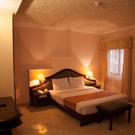 Golf 1 Hotel ดาลัด ภายนอก รูปภาพ